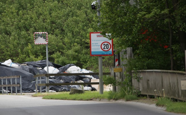 Brandeinsatz in Abfallverwertungsunternehmen in Wels-Pernau