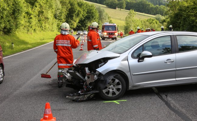 Zwei Autos auf der Innviertler Strae in Schllberg kollidiert