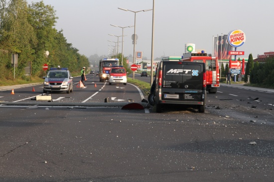 Bild der Verwüstung nach Verkehrsunfall auf Osttangente
