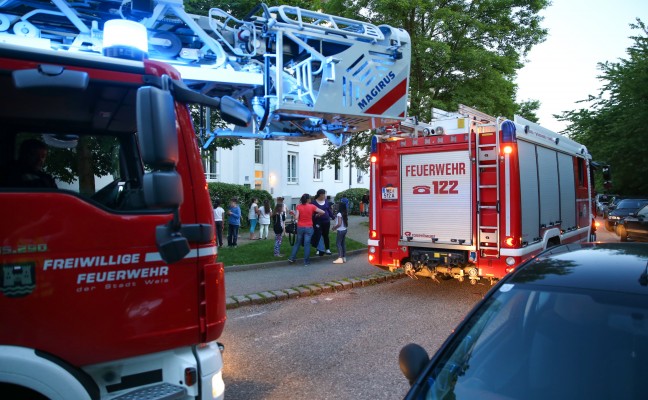 Feuerwehr nach Kchenbrand in Wels-Vogelweide im Einsatz
