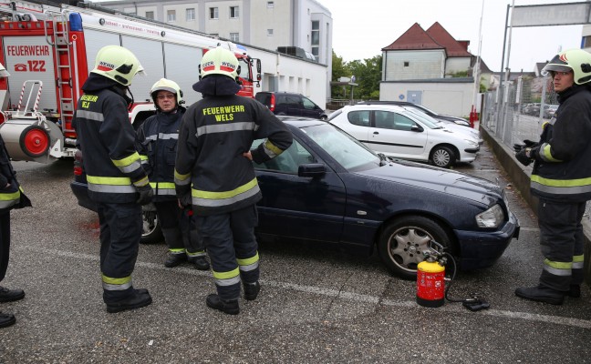 Brandgeruch bei abgestelltem PKW sorgt fr Einsatz der Feuerwehr