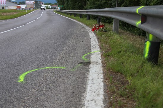Mopedlenker (15) nach schwerem Unfall auf der Gmundener Straße bei Laakirchen verstorben