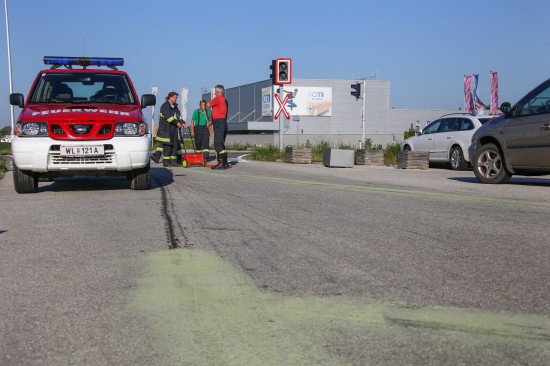 Drei Feuerwehren bei kilometerlanger Ölspur in Wels-Land im Einsatz