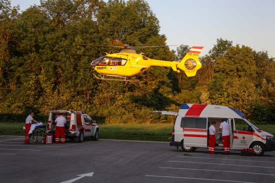 Notarzthubschrauber nach schwerem Motorradunfall im Einsatz