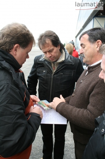 Bezirkssprecher Martin Roschanz, Nationalratsabgeordneter Mag. Rainer Widmann und Prsident der Weien Mwe Wels Ing. Josef Ecker