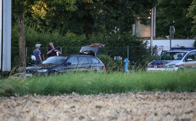 Bewusstlose Fahrzeuginsassen sorgten fr Einsatz von Notarzt und Polizei in Wels-Neustadt