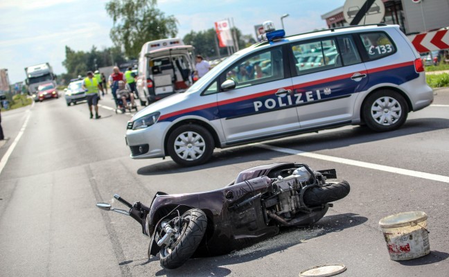 Verkehrsunfall zwischen Mopedlenker und Radfahrer in Marchtrenk fordert zwei Verletzte