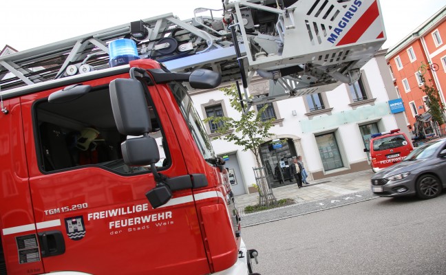 Feuerwehr bei Brandverdacht in der Welser Innenstadt im Einsatz