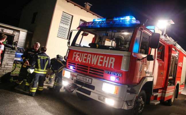Feuerwehr bei Kchenbrand in Leonding im Einsatz