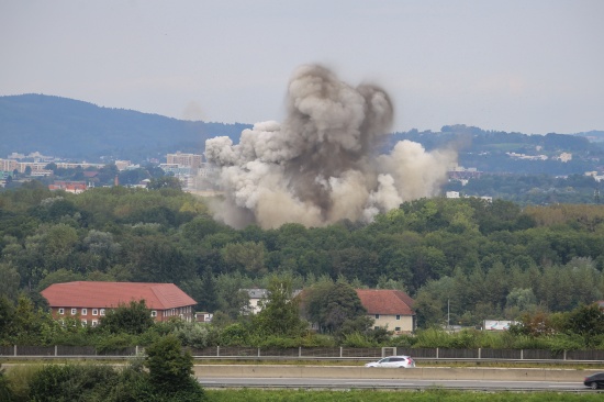 Sprengung einer 250kg-Fliegerbombe in Linz-Ebelsberg