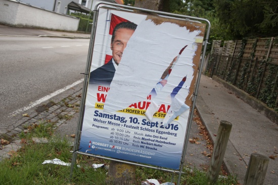 Plakate der FPÖ bereits vor Wahlauftakt wieder beschädigt