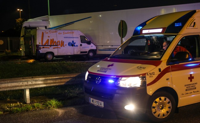 Kollision zwischen LKW und Kleintransporter endet glimpflich