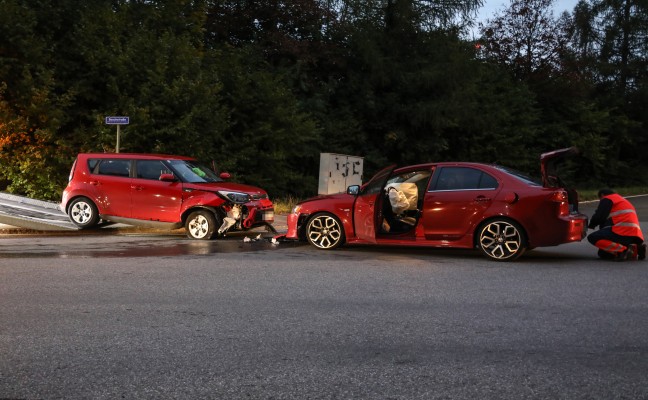 Verkehrsunfall im Kreuzungsbereich in Wels-Pernau