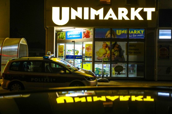 Raubberfall auf Angestellte eines Lebensmittelmarkts in Wels-Neustadt