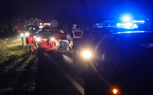 Fugnger auf der Pyhrnpass Strae in Thalheim bei Wels von Auto erfasst und schwer verletzt