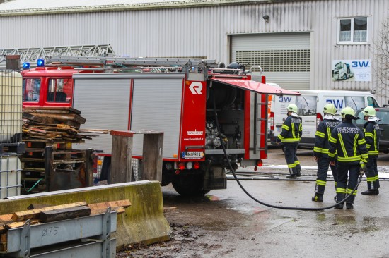 Drei Feuerwehren bei Metallbrand in Vorchdorf im Einsatz
