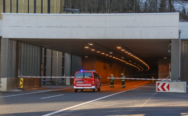 Verkehrsunfall im Bosrucktunnel auf der Pyhrnautobahn fordert zwei Verletzte