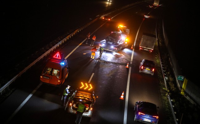 Crash im Rckstaubereich nach Sperre der Innkreisautobahn