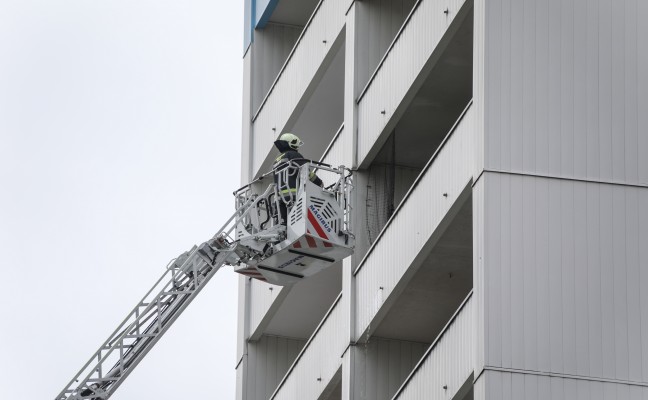 Balkonbrand in einem Hochhaus in Wels-Lichtenegg