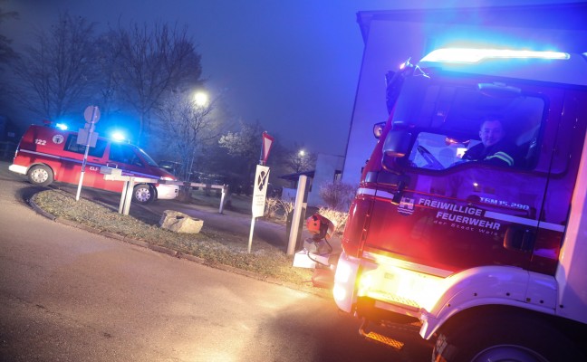 Brandverdacht durch Silvesterknaller in Wels-Lichtenegg