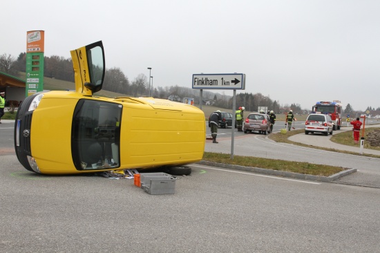 Schwerer Verkehrsunfall auf Wallerner Straße in Scharten