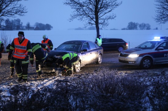 Verkehrsunfall auf der Pyhrnpass Straße in Steinhaus fordert zwei Leichtverletzte