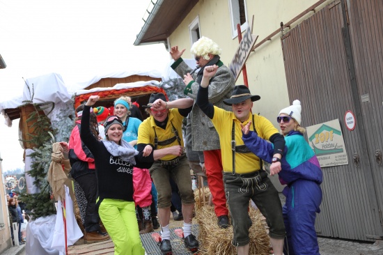 Groer Faschingsumzug mit vielen bunten Themen in Krenglbach