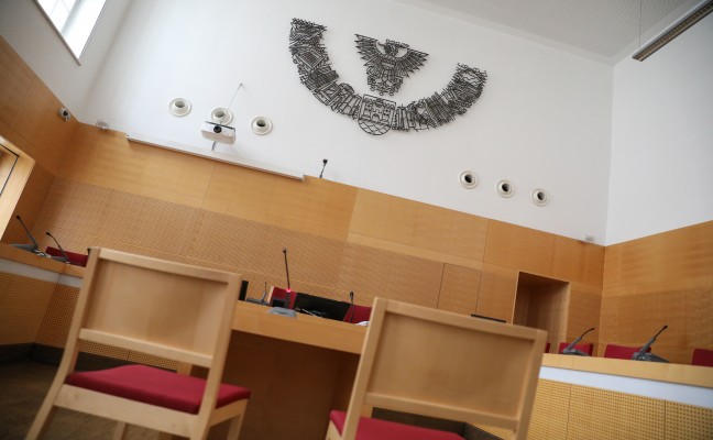 Urteil: 30 Monate Haft nach Brandstiftung in Grieskirchner Geschäftslokal