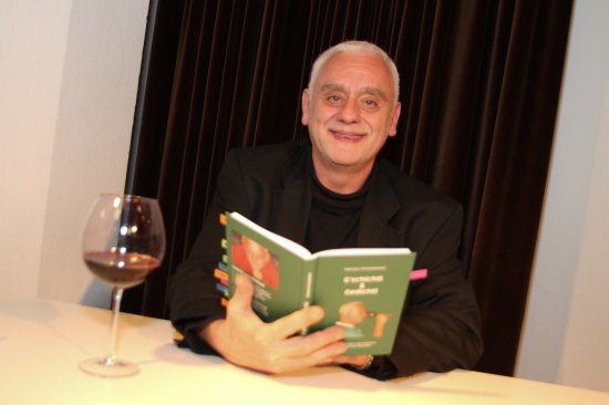 Hannes Kreuzwieser präsentierte sein zweites Buch "Gschichtl & Gedichtl"
