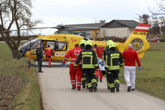 Personenrettung nach internem Notfall in Steinerkirchen an der Traun