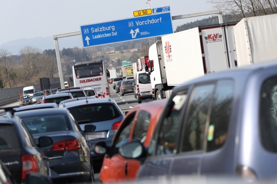 Verkehrschaos auf der Westautobahn nach Serienunfall