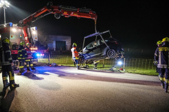 Nächtlicher Verkehrsunfall auf der Schiefer Straße in Micheldorf in Oberösterreich
