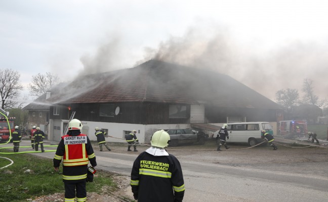 Großeinsatz bei Brand auf aufgelassenem Bauernhof in Schlierbach