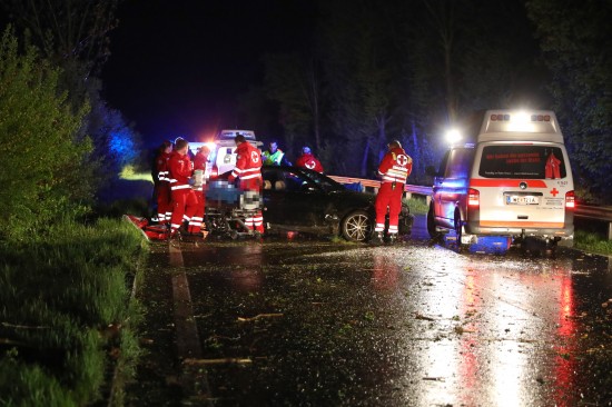 Schwerer Verkehrsunfall auf der Innviertler Strae in Wels-Puchberg fordert zwei Verletzte