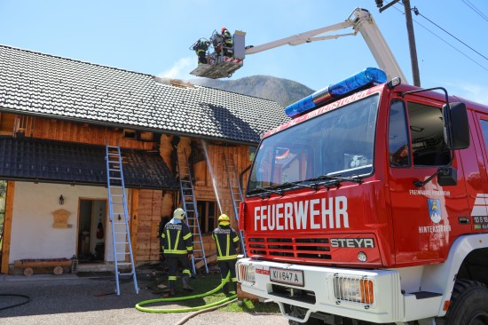 Vier Feuerwehren bei Brand eines Wochenendhauses in Hinterstoder im Einsatz