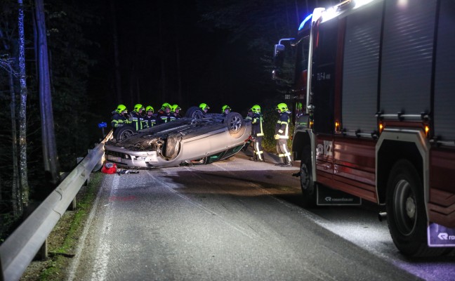 Überschlag mit Auto in Scharnstein fordert einen Verletzten