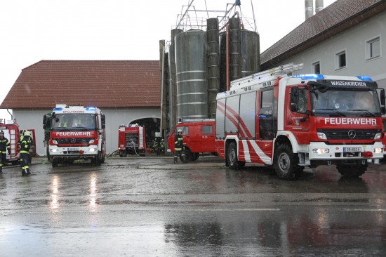 Vier Feuerwehren bei Brand auf einem Bauernhof in Waizenkirchen im Einsatz