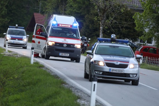 Motorradfahrer bei Unfall auf der Almseestraße in Grünau im Almtal schwer verletzt