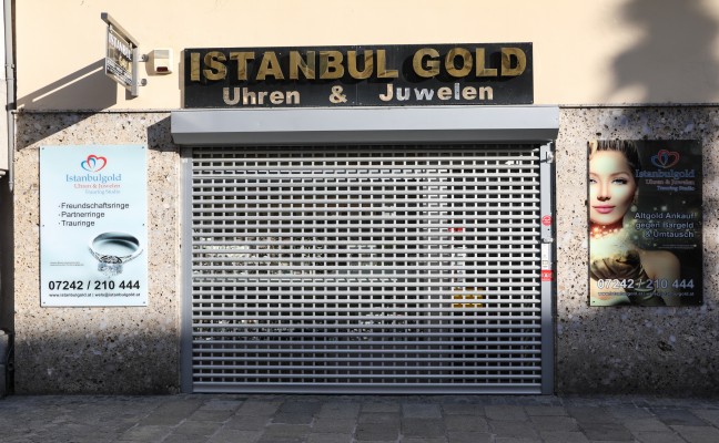 Einbrecher stemmten Wand zu Juweliergeschft am Welser Stadtplatz auf