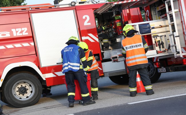 Ölspur von defektem LKW beschäftigte die Feuerwehr in Marchtrenk