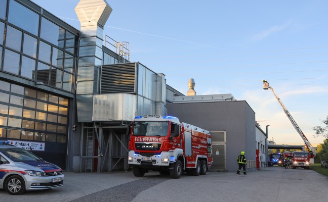 Explosion in Industriebetrieb in Marchtrenk sorgt fr Einsatz der Feuerwehr