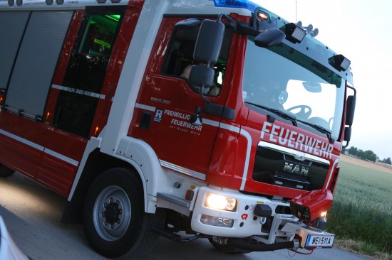 Sonnwendfeuer lste greren Einsatz der Feuerwehr in Wels-Puchberg aus