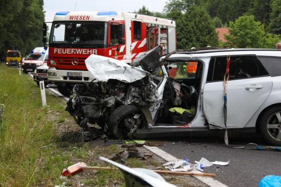 Verkehrsunfall auf der Salzkammergutstraße bei Ohlsdorf fordert fünf teils Schwerverletzte