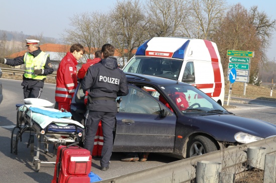 Zwei Verletzte bei Verkehrsunfall in Pichl bei Wels