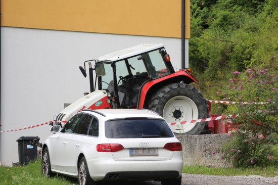 Traktorabsturz in Waldneukirchen endet glimpflich