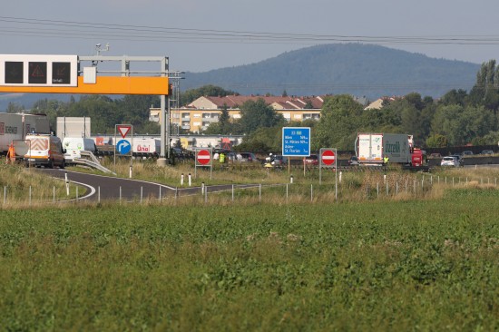 Verkehrsunfall auf der Westautobahn bei Linz sorgt für kilometerlangen Stau