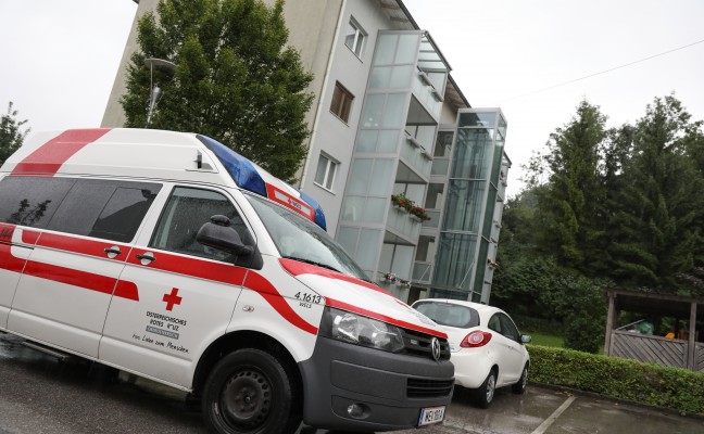 Brand in der Küche einer Wohnung in Thalheim bei Wels fordert einen Verletzten
