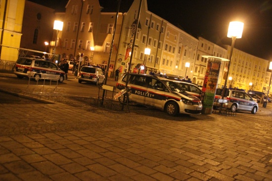 Schlägerei am Stadtplatz mit Großaufgebot der Polizei unter Kontrolle gebracht