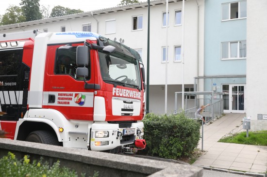 Austritt von Wasserdampf in einem Mehrparteienwohnhaus in Thalheim bei Wels