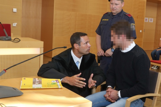 13 Jahre Haft fr Angeklagten (25) nach Attacke mit Messer auf Lokalbesucherin in Wels